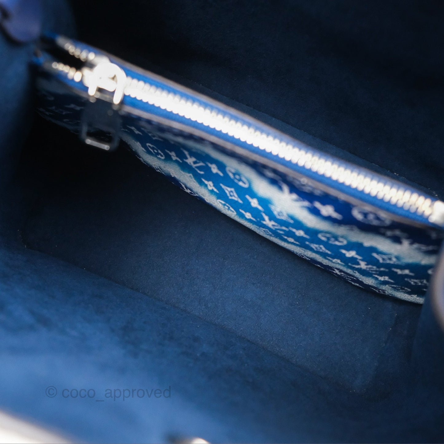 Louis Vuitton Escale Néonoé MM Monogram Blue