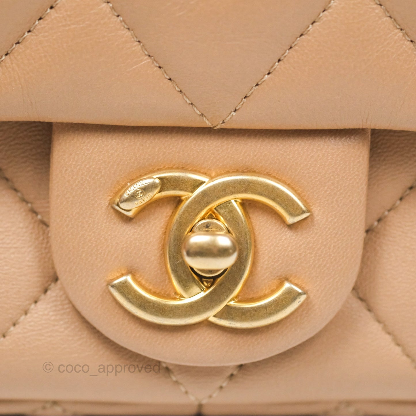 Chanel Small Chunky Chain Flap Bag Lambskin Beige Aged Gold Hardware 22S