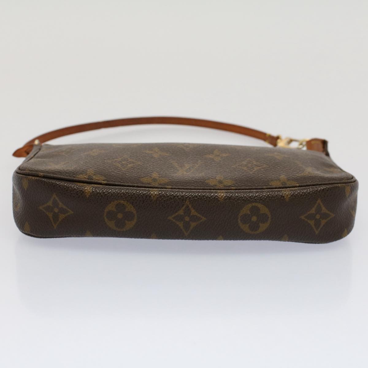 Louis Vuitton Pochette Accessoire  Canvas Clutch Bag ()