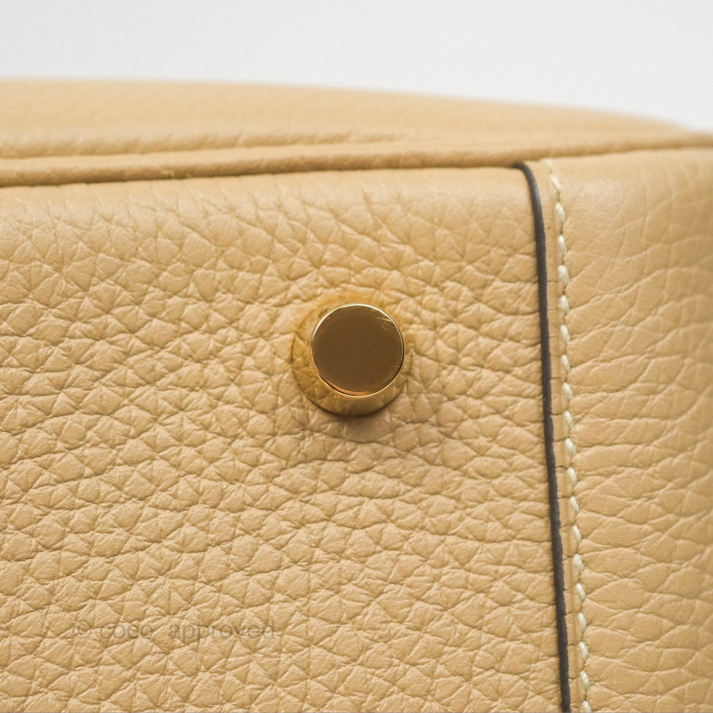 Hermès Lindy 26 Trench Clemence Gold Hardware