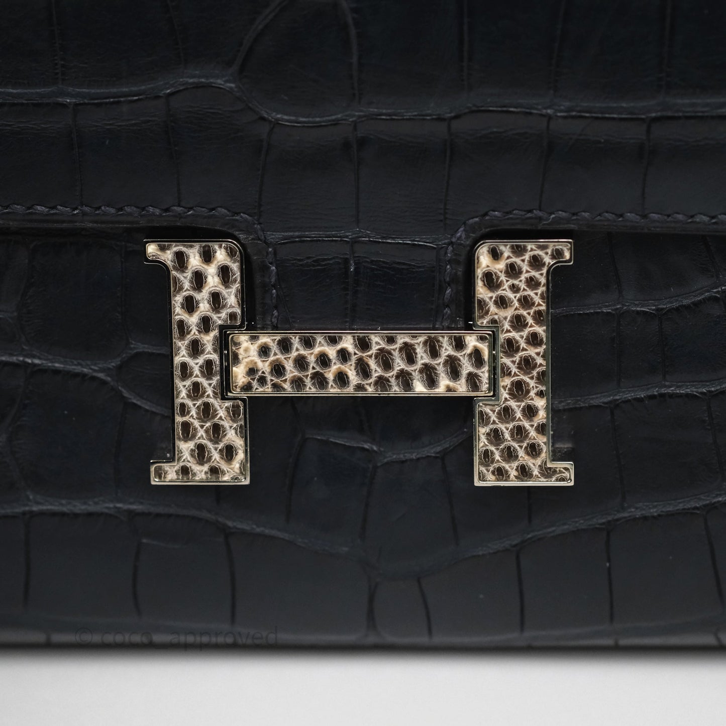 Hermes Constance Wallet Bleu Nuit 2Z Matte Alligator Ombre Lizard Buckle