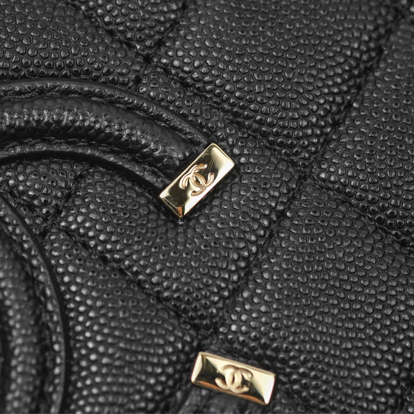 Chanel Quilted Medium CC Filigree Vanity Case Black Caviar Gold Hardware