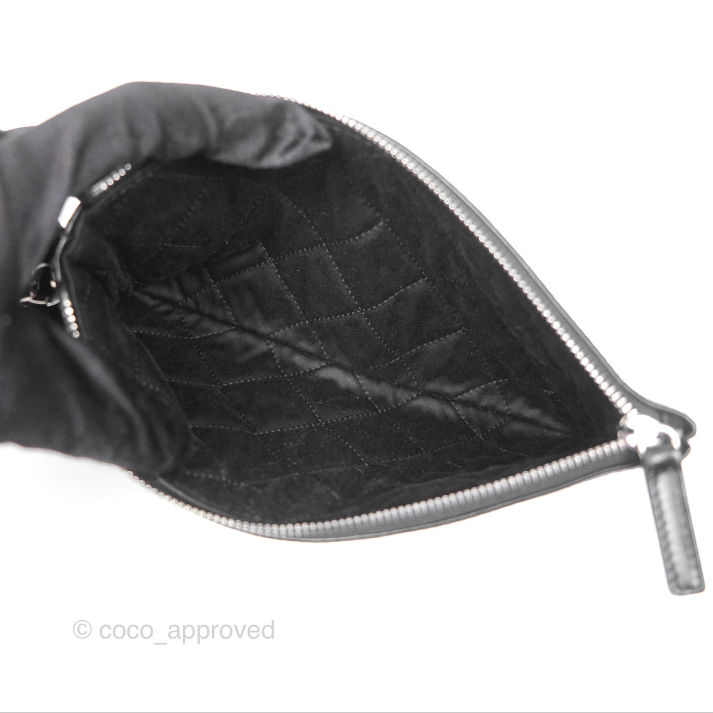 Chanel 22 Bag Medium Black Calfskin So Black Hardware