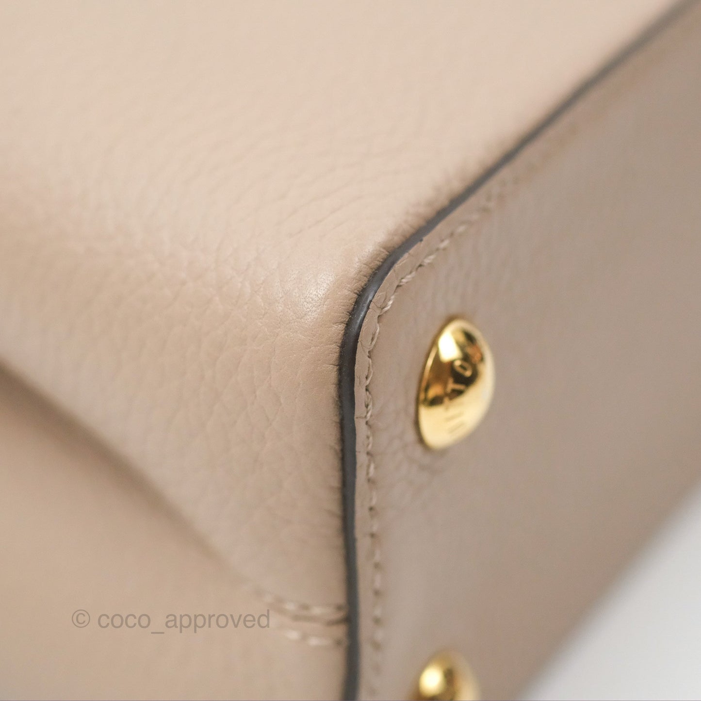 Louis Vuitton Taurillon Capucines BB Galet
