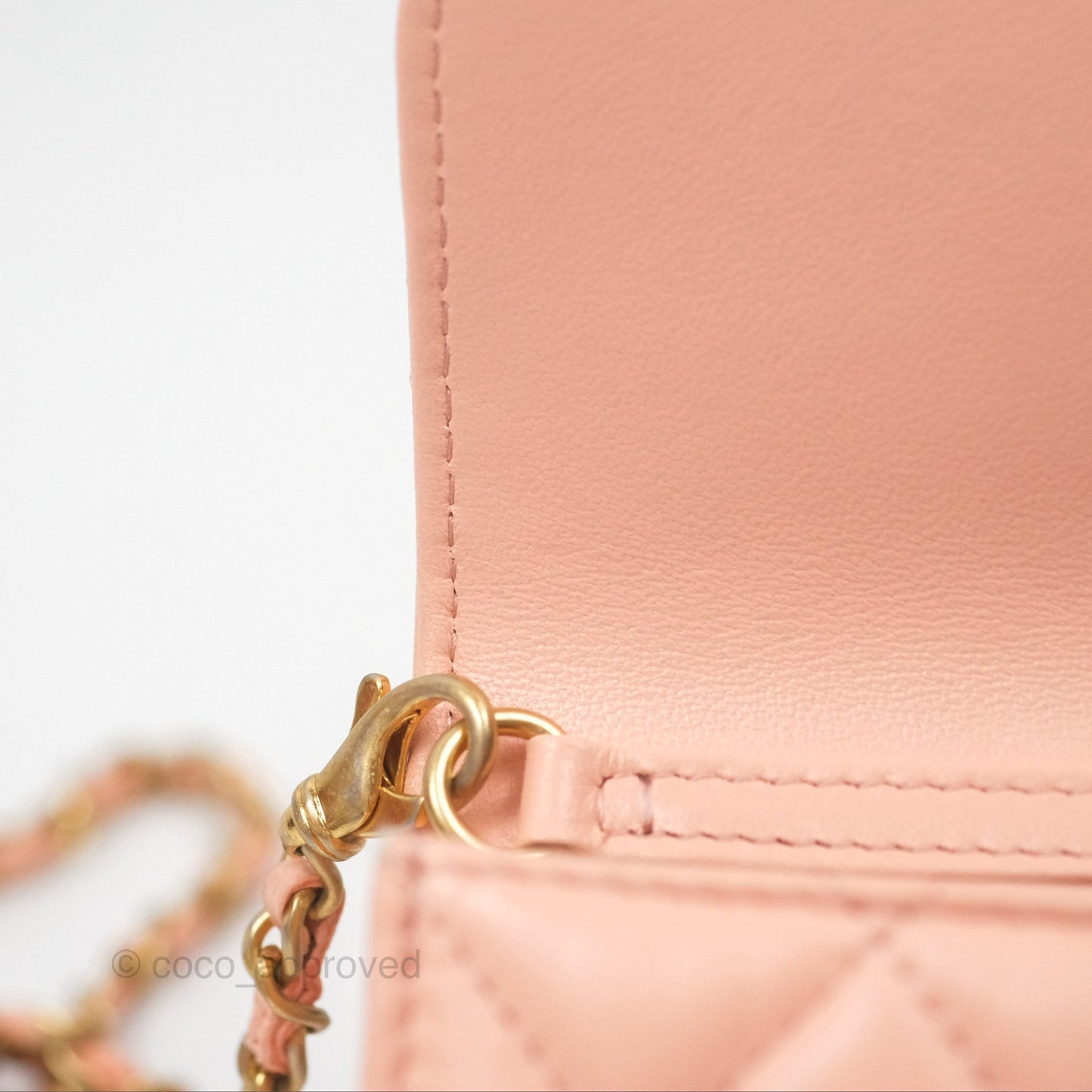 Chanel Pearl Crush Card Holder Pink Beige Lambskin Aged Gold Hardware