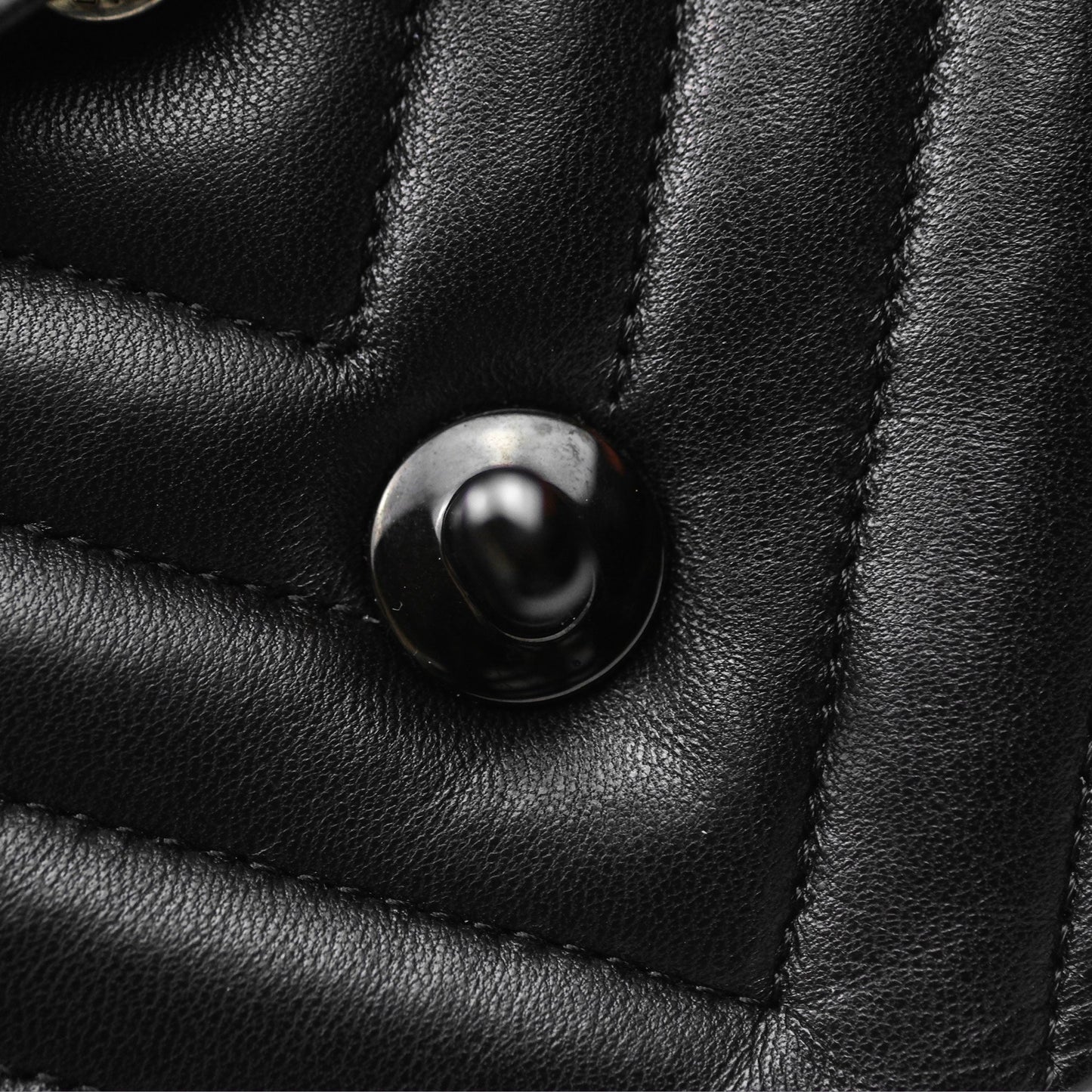 Chanel Classic M/L Medium Flap Chevron Black Lambskin So Black Hardware