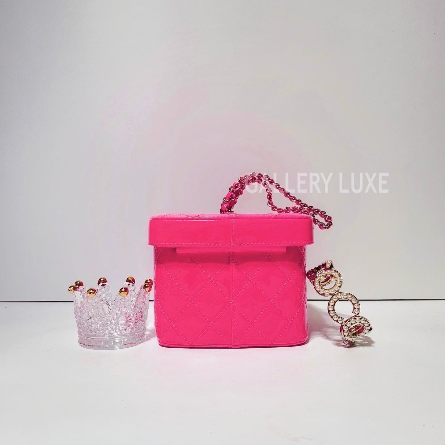 No.3334-Chanel Patent Minaudiere Make-Up Vanity Case