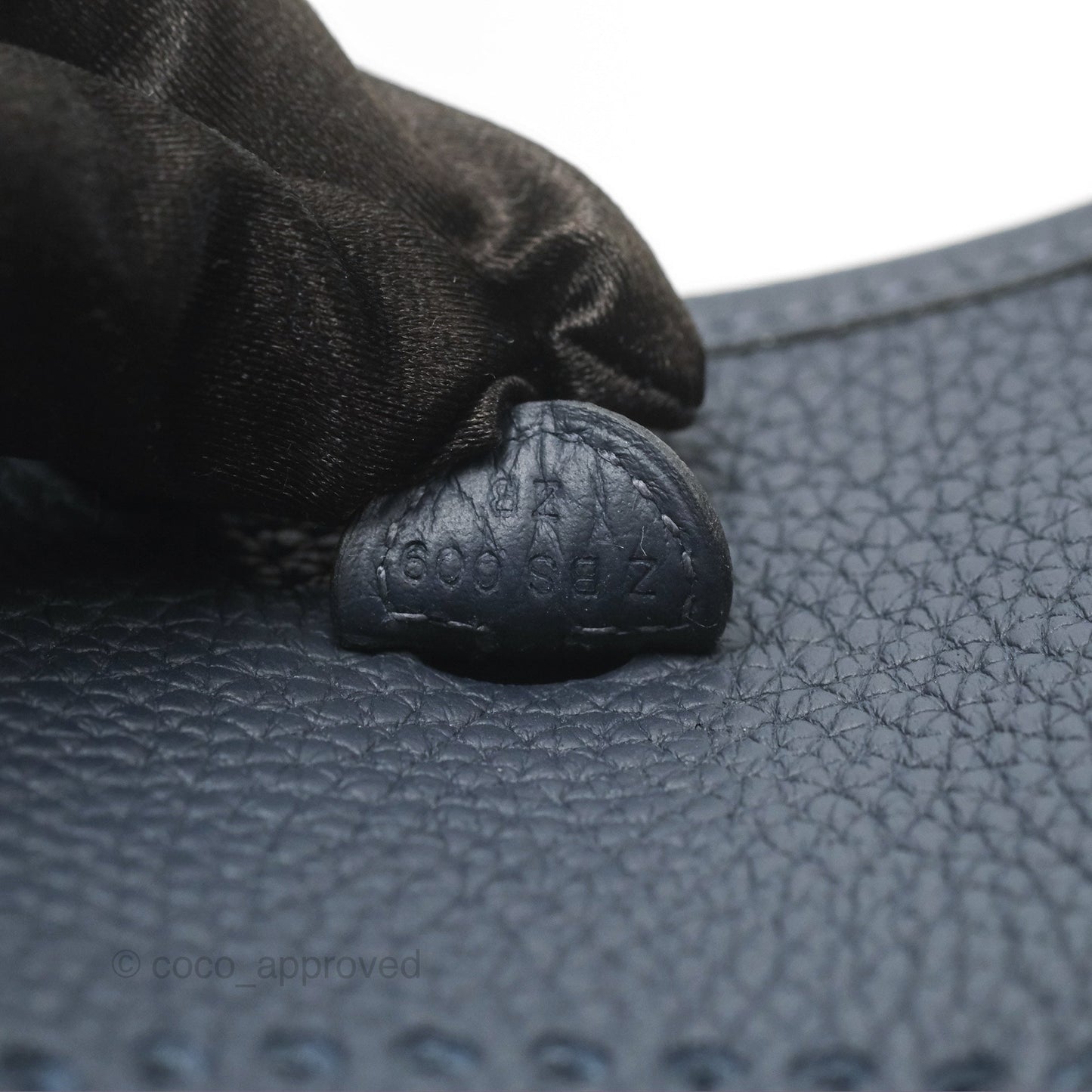 Hermès Mini Evelyne 16 Bleu Nuit 2Z/ Bleu Indigo 76 Clemence Gold Hardware