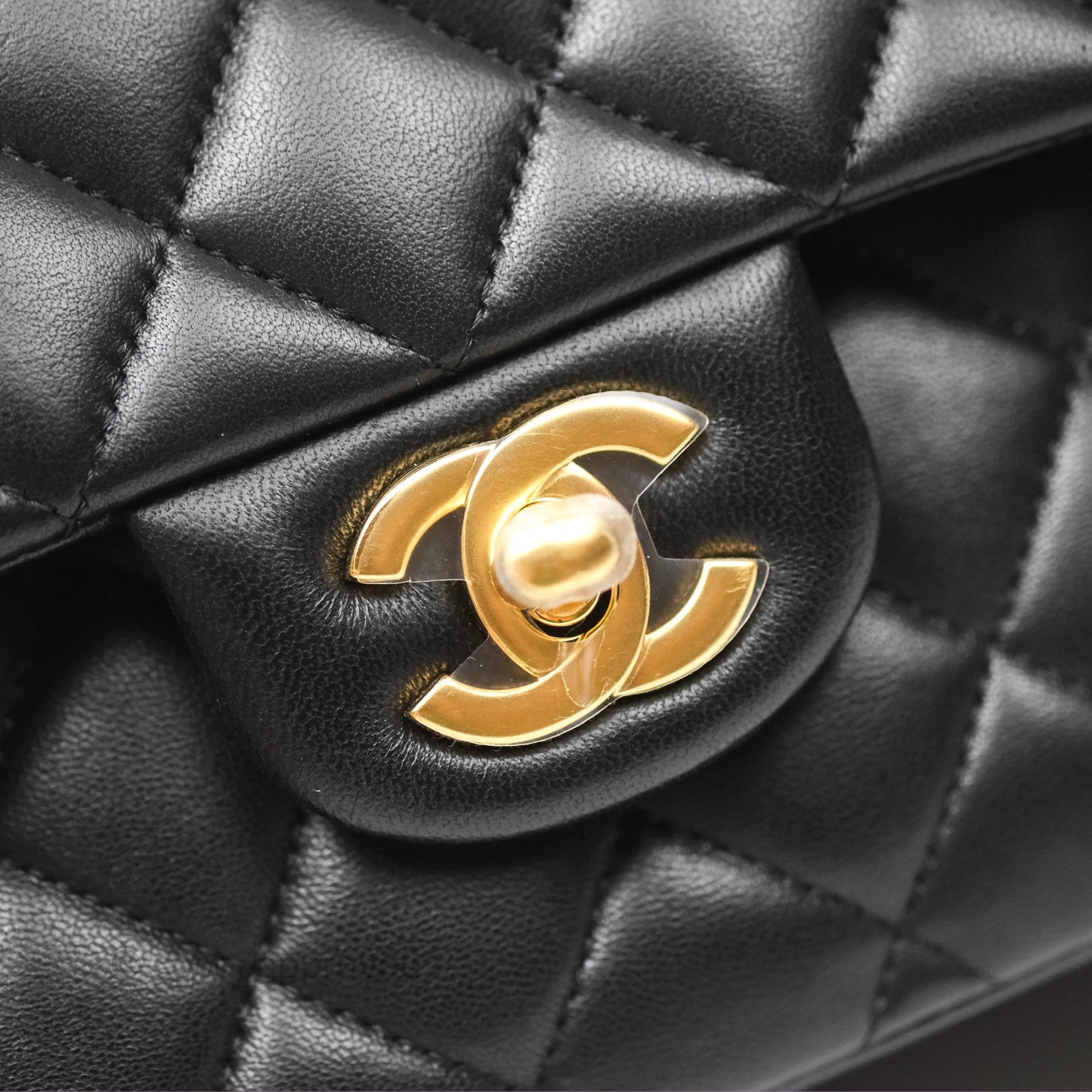 Chanel Classic M/L Medium Flap Quilted Black Lambskin Gold Hardware