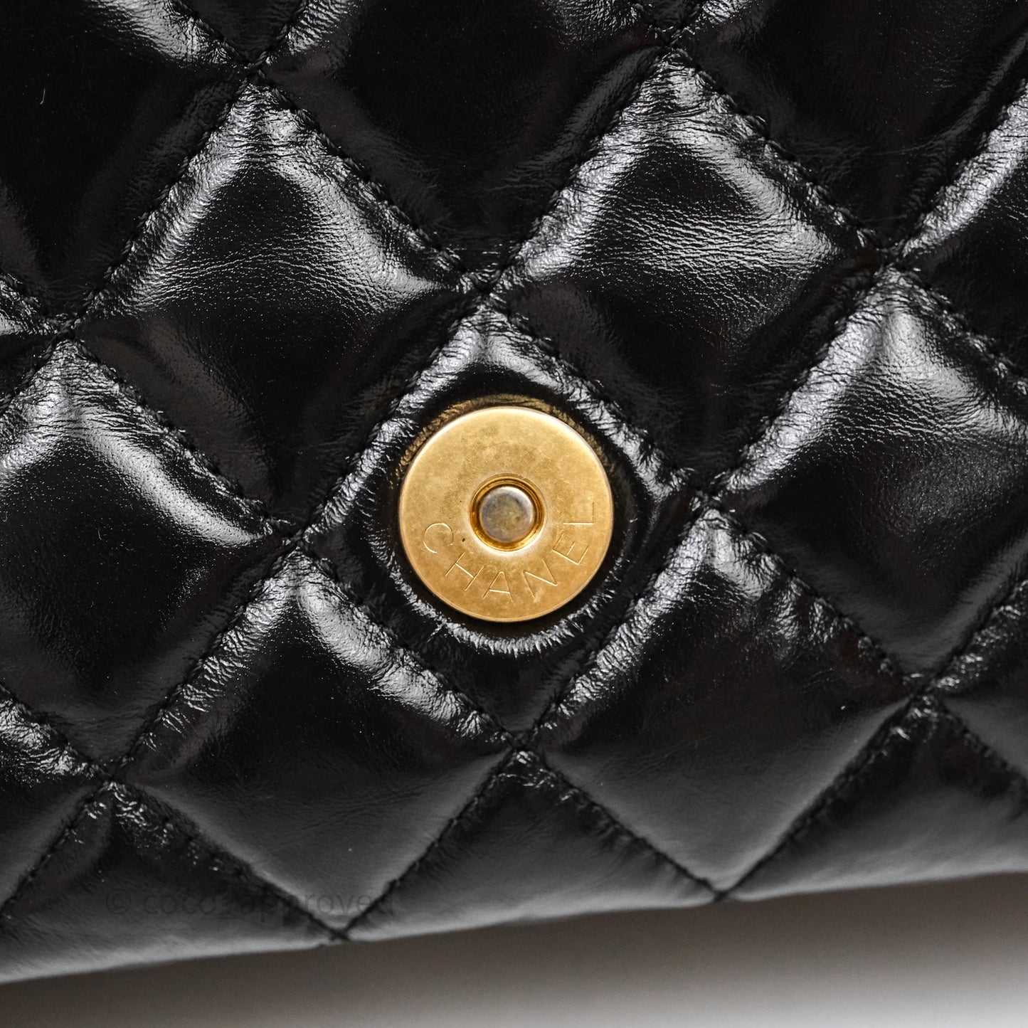 Chanel Medium Quilted Wavy CC Hobo Black Shiny Crumpled Calfskin Aged Gold Hardware