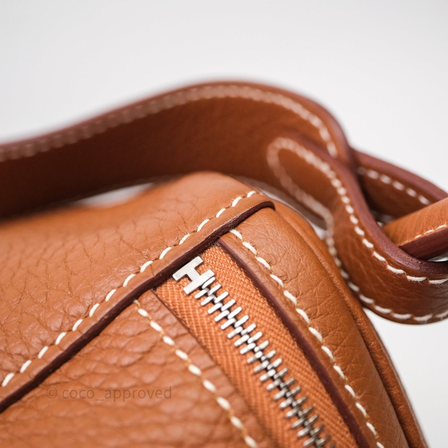 Hermès Lindy 26 Gold Clemence Palladium Hardware