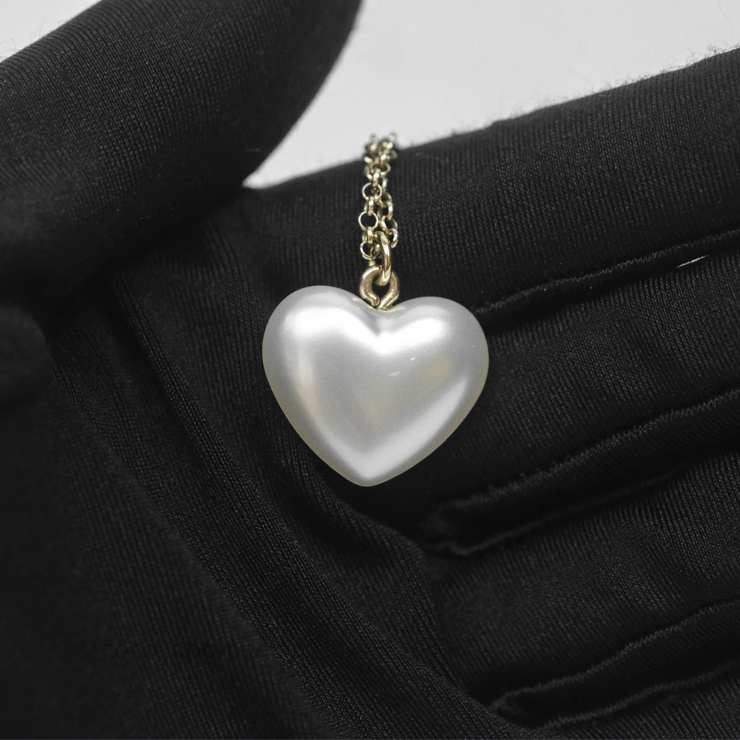 Chanel Crystal CC Pearl Heart Pendant Necklace Gold Tone 21B