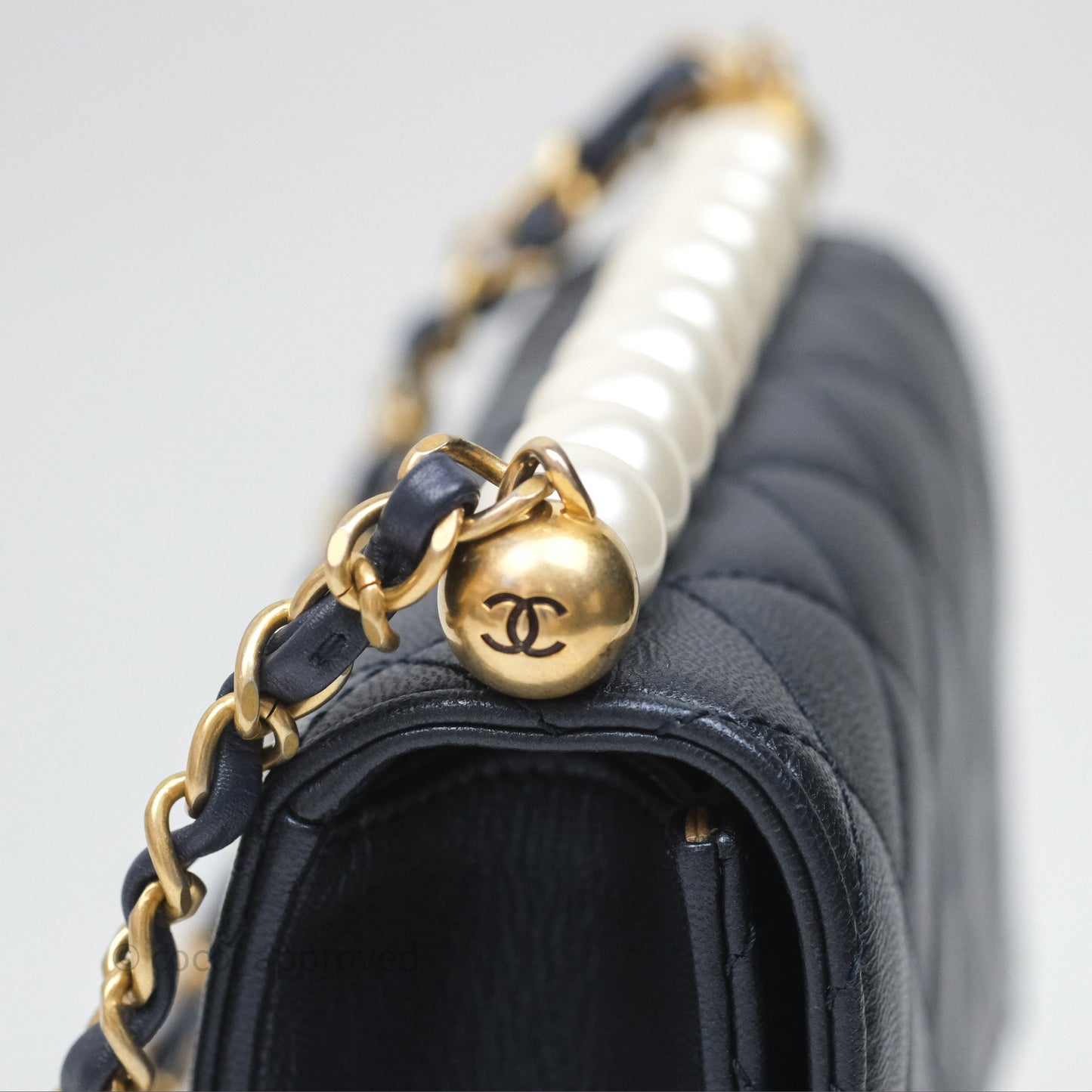 Chanel Quilted Chic Pearls Flap Iridescent Navy Goatskin Aged Gold Hardware