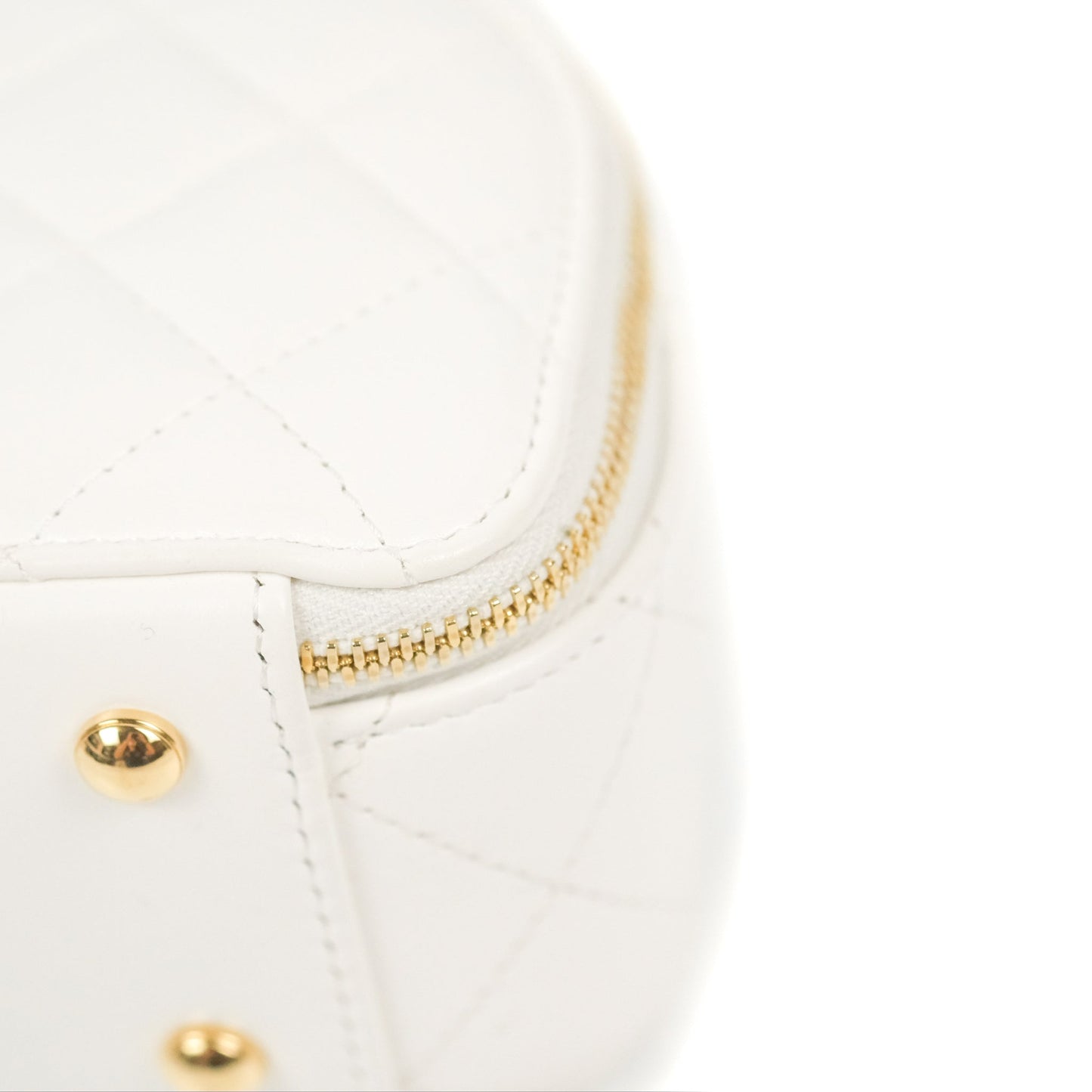 Chanel Small Clutch With Chain White Lambskin Gold Hardware 23C