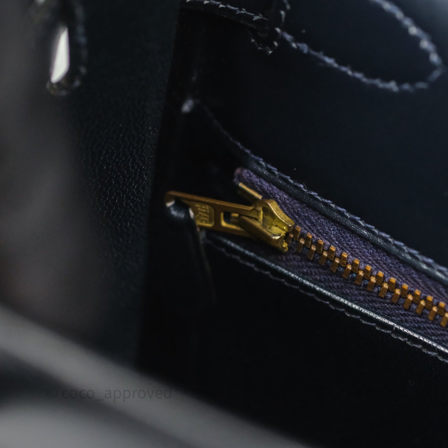 Hermès Vintage Kelly 28 Retourn Navy Box Leather Gold Hardware