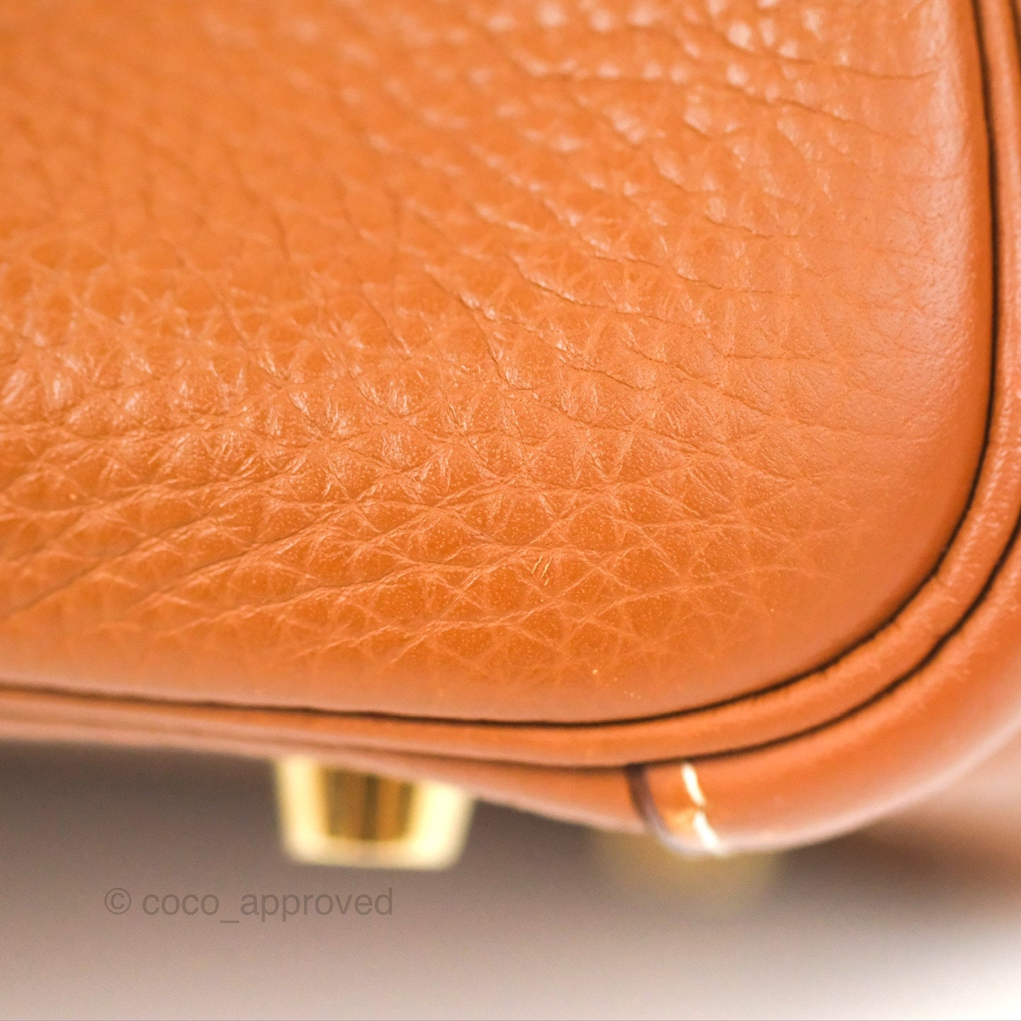 Hermès Lindy 26 Gold Taurillon Clemence Gold Hardware