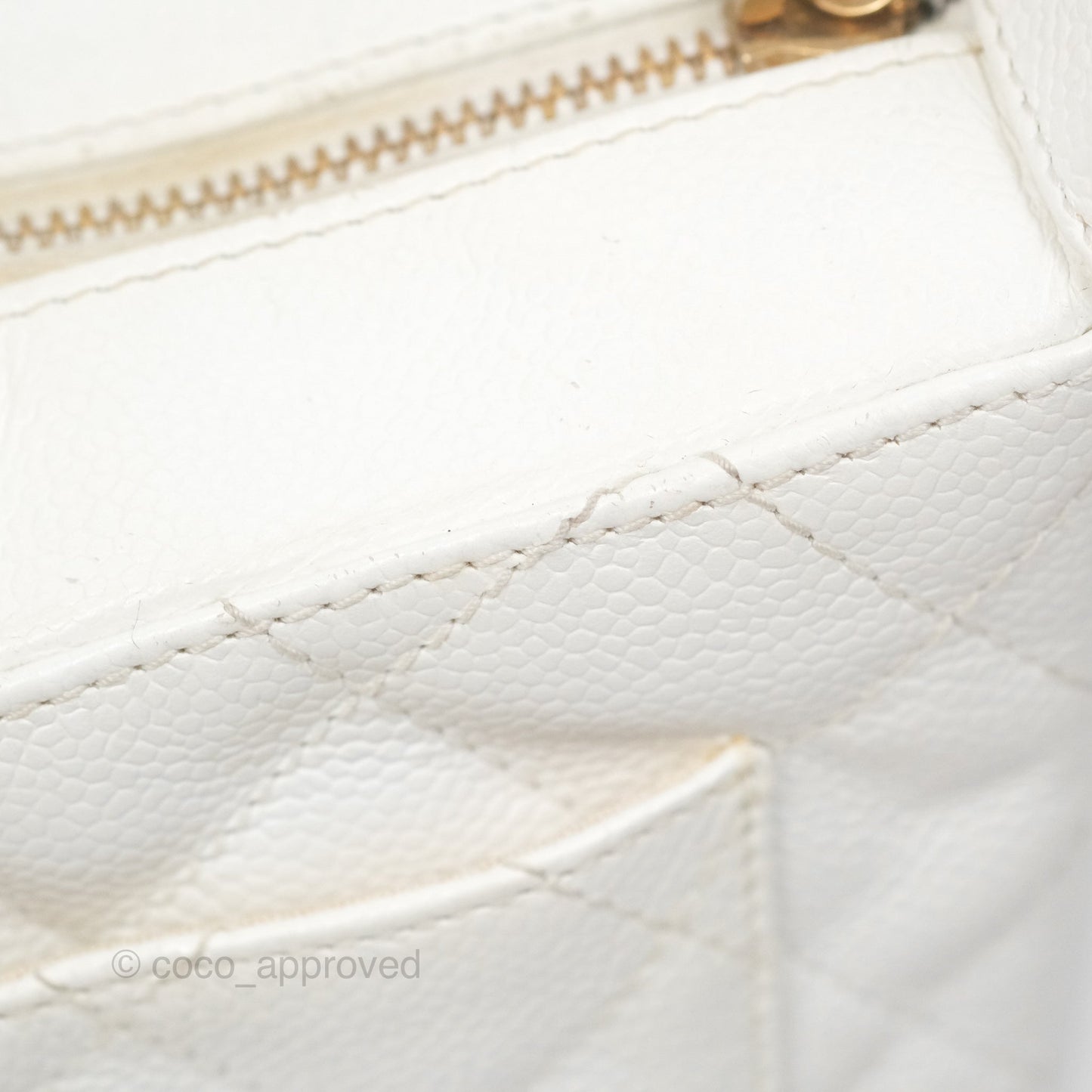 Chanel Vintage CC Quilted Shoulder Bag White Caviar Gold Hardware