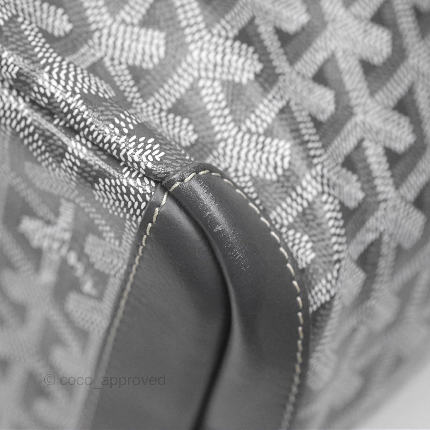 Goyard St Artois Tote MM ⁣⁣⁣⁣⁣⁣⁣⁣⁣⁣⁣⁣⁣⁣⁣⁣⁣⁣⁣⁣Grey Canvas