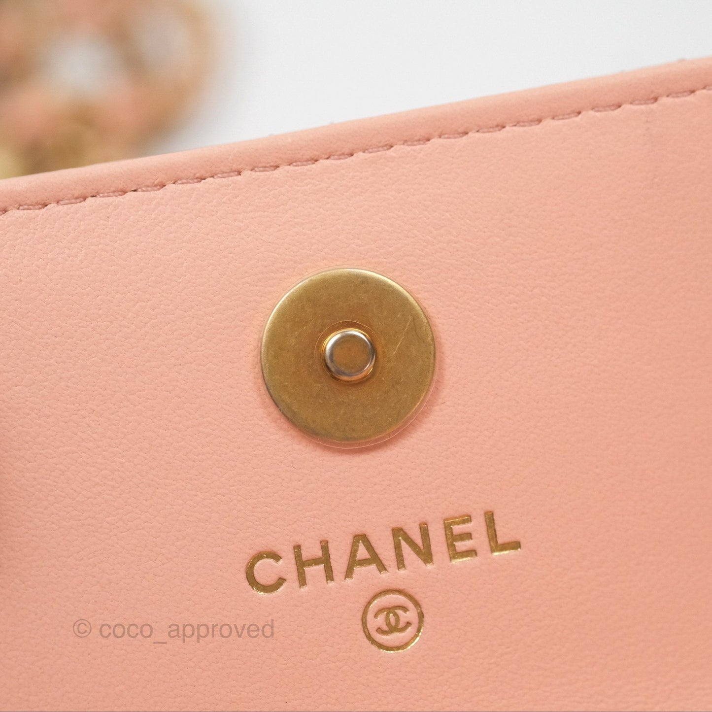 Chanel Pearl Crush Card Holder Pink Beige Lambskin Aged Gold Hardware