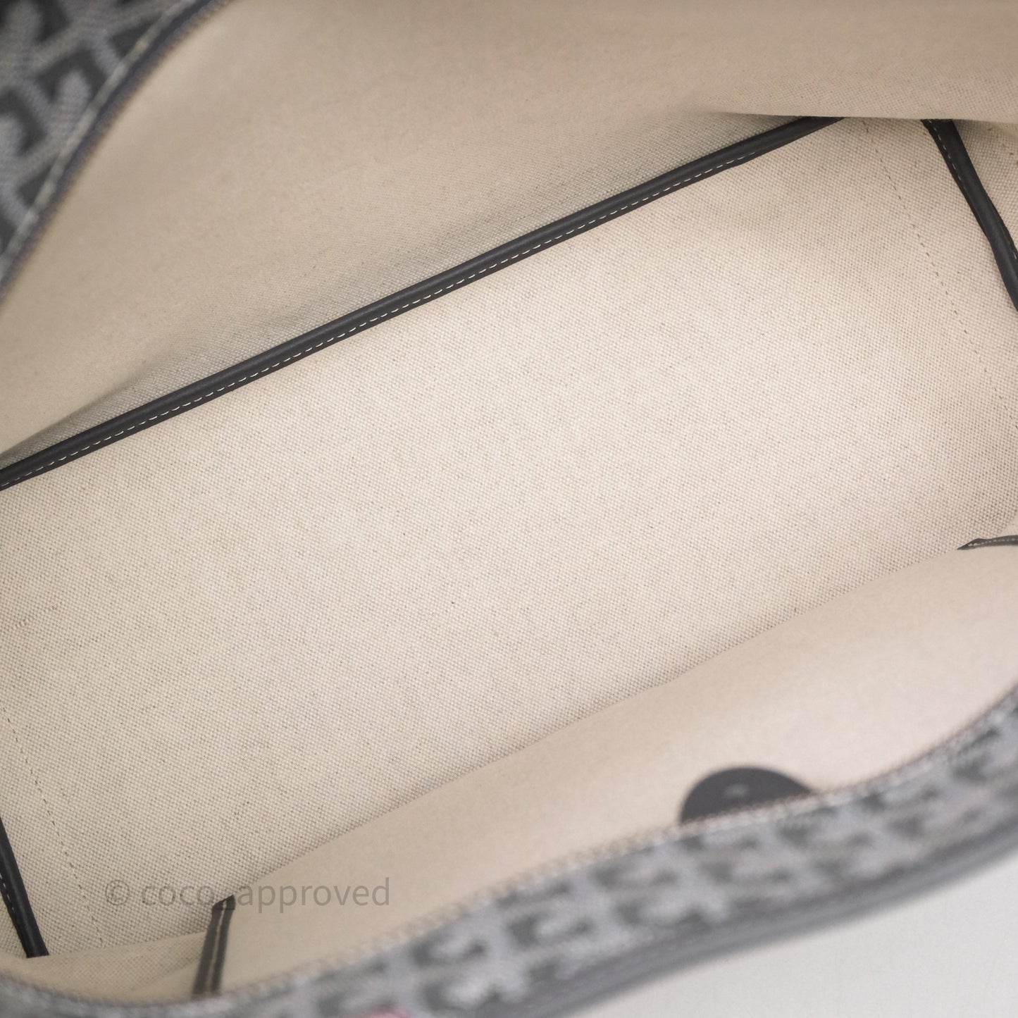 Goyard Artois Tote MM Goyardine Canvas⁣⁣⁣⁣⁣⁣⁣⁣⁣⁣⁣⁣⁣⁣⁣⁣⁣⁣⁣⁣ Grey