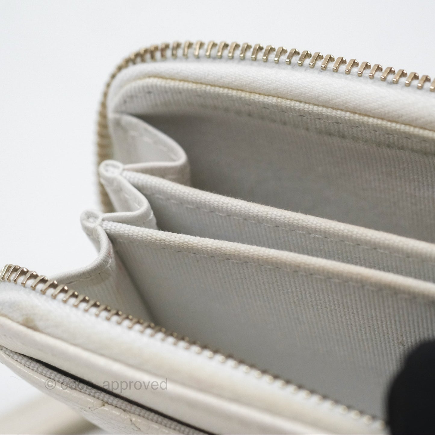 Chanel Classic Zipped Coin Purse White Caviar Gold Hardware