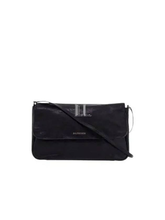Luxury Balenciaga Grungy Cross Bag Black