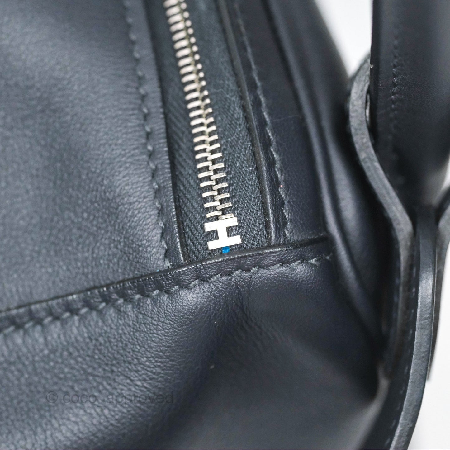 Hermès Lindy 26 Caban/Bleu Frida Swift Palladium Hardware