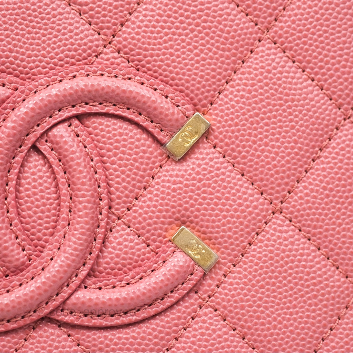 Chanel Quilted Small CC Filigree Vanity Case Pink Caviar Gold Hardware