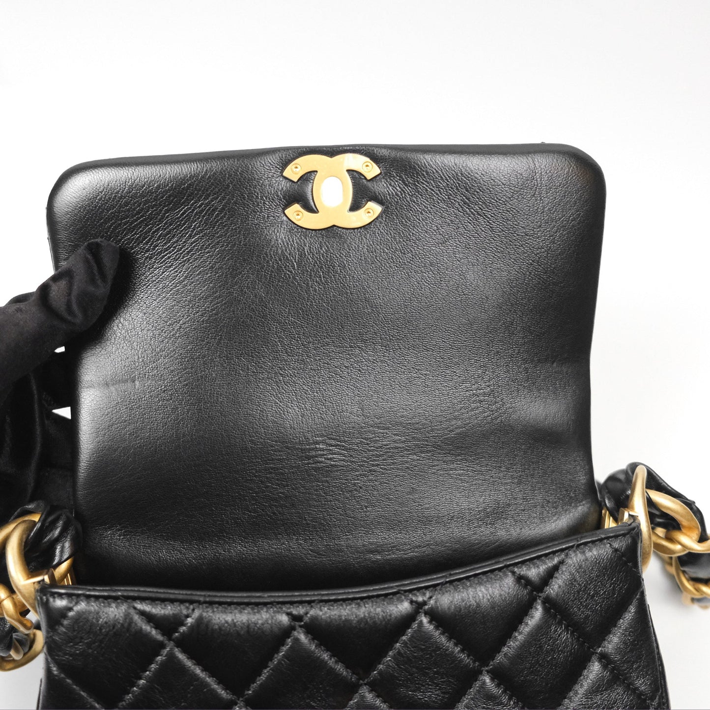 Chanel CC Chain Shoulder Bag Black Shiny Aged Calfskin