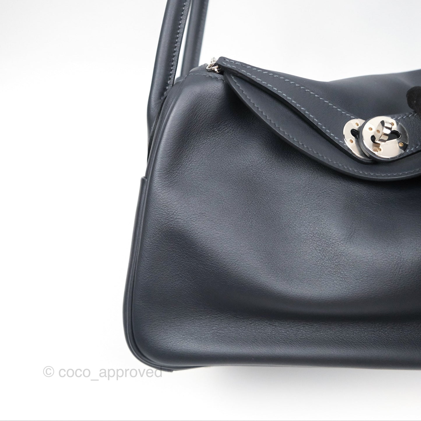 Hermès Lindy 26 Caban/Bleu Frida Swift Palladium Hardware