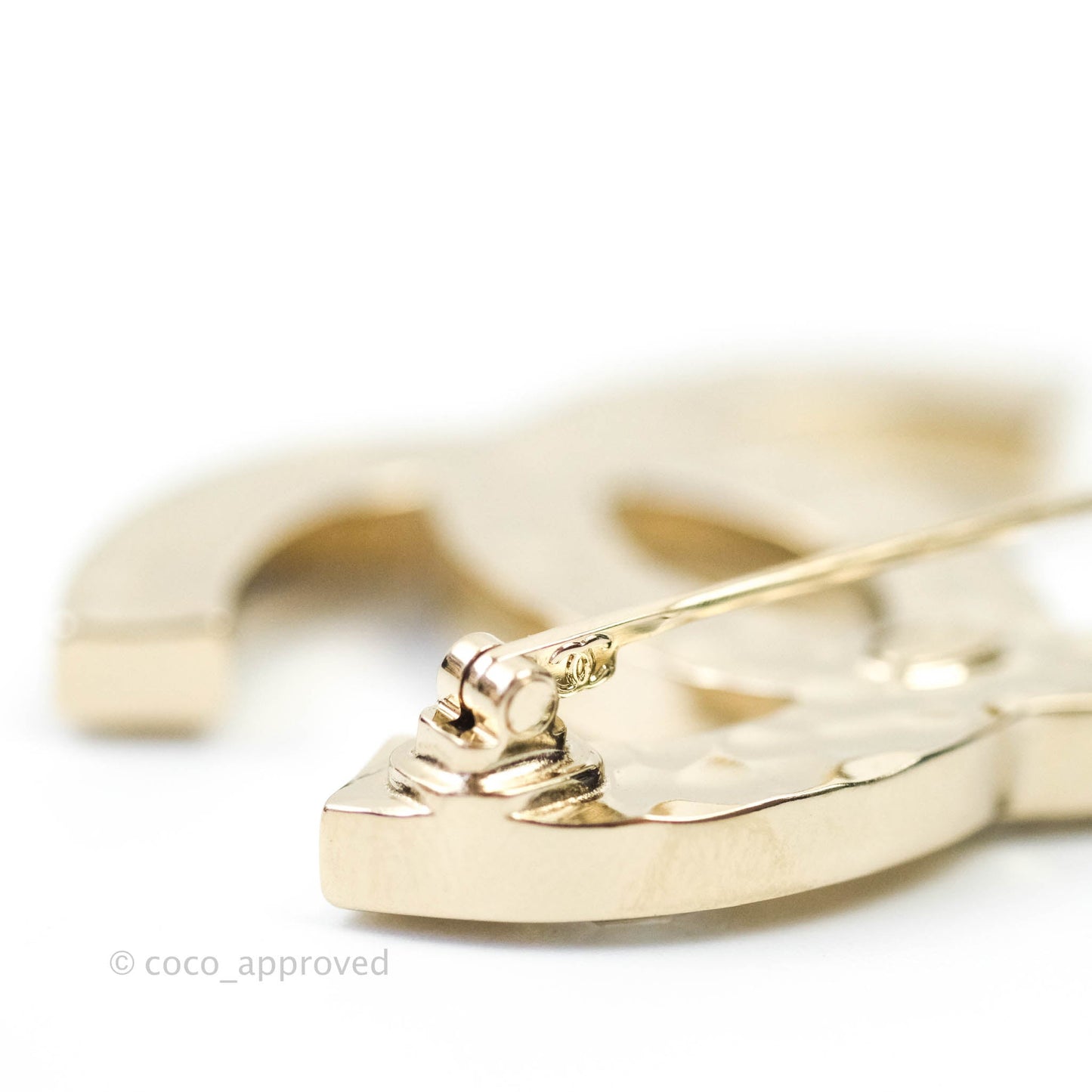 Chanel CC Crystal Brooch in Gold Tone 21P