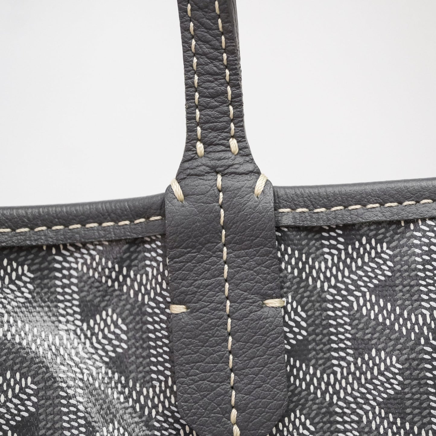 Goyard St Louis Tote PM ⁣⁣⁣⁣⁣⁣⁣⁣⁣⁣⁣⁣⁣⁣⁣⁣⁣⁣⁣⁣Grey