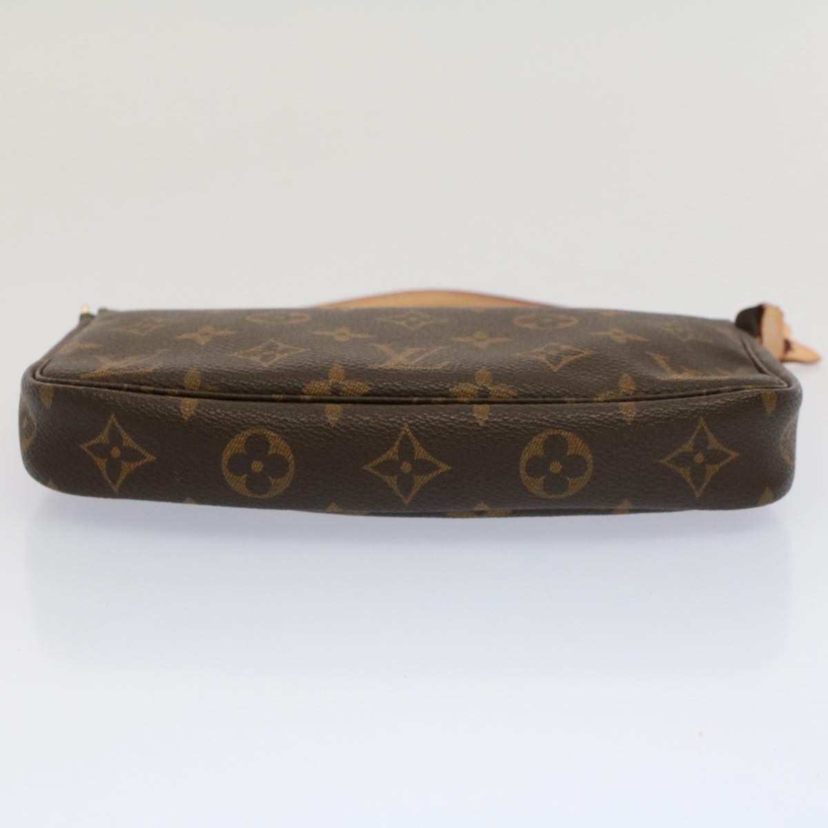 Louis Vuitton Pochette Accessoire  Canvas Clutch Bag ()