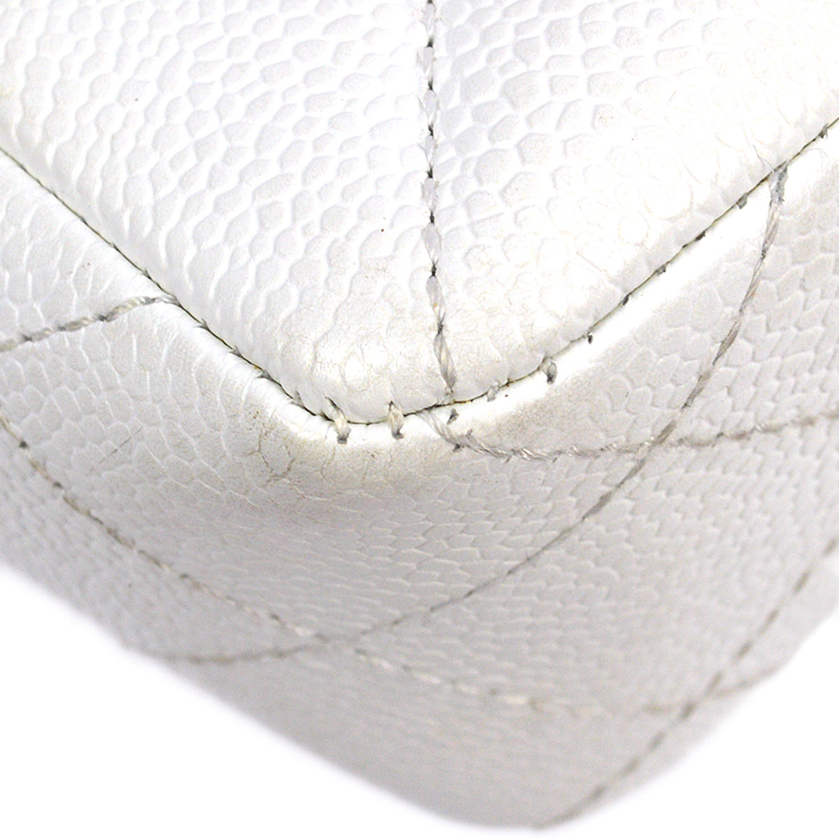 Luxury Chanel 1997-1999 White Caviar Classic Flap Acrylic Chain Shoulder Bag