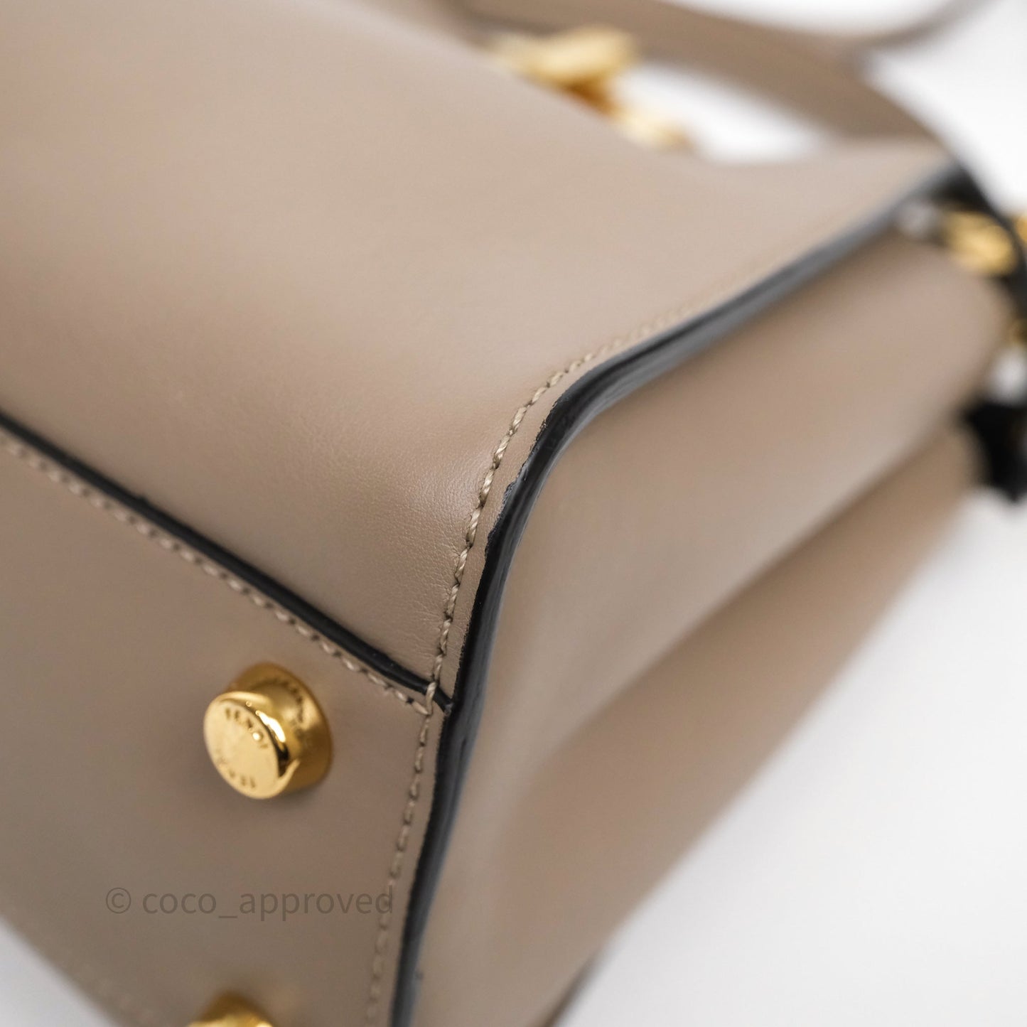 Fendi Peekaboo Iconic Essentially Bag Calfskin Beige