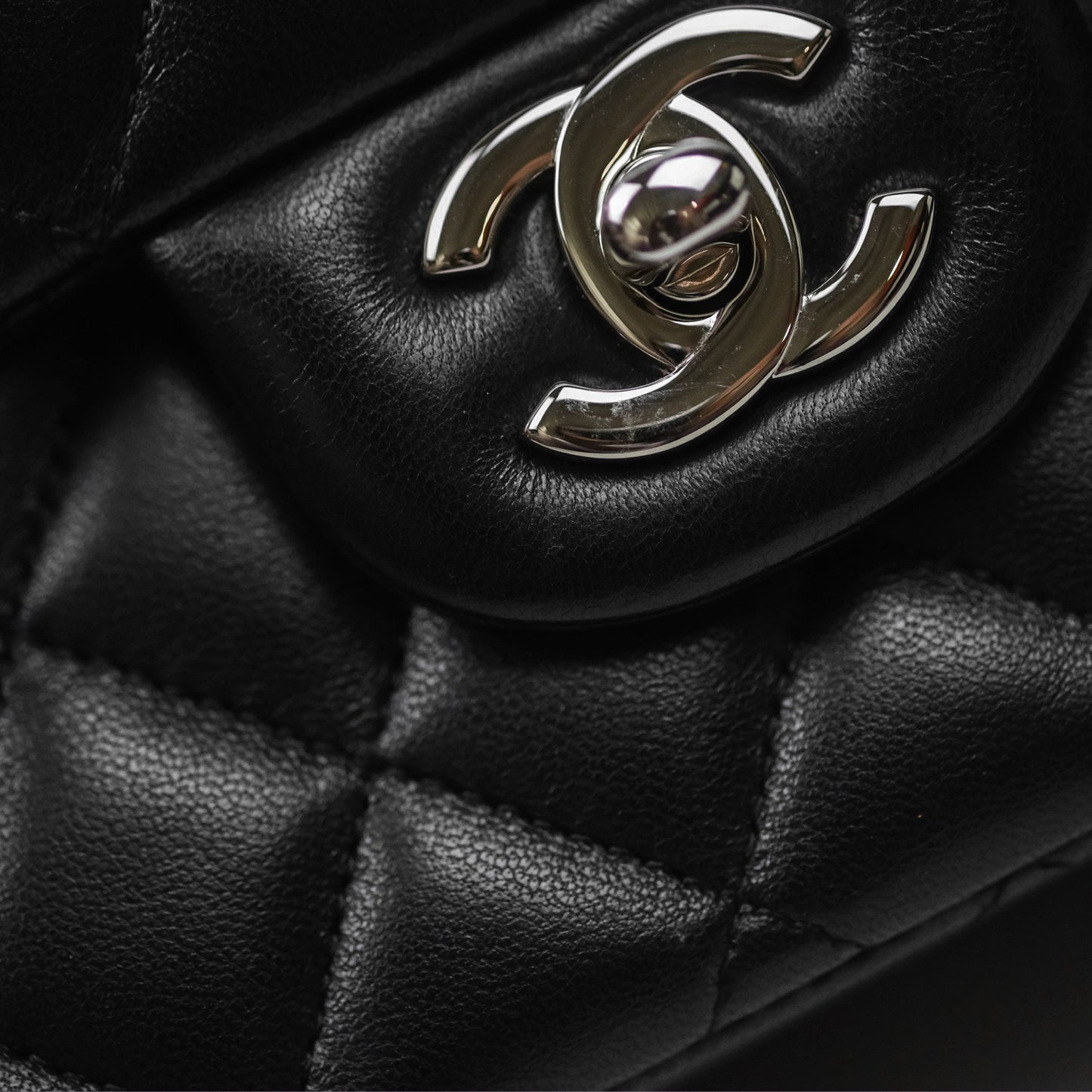 Chanel Classic M/L Medium Flap Quilted Black Lambskin Silver Hardware