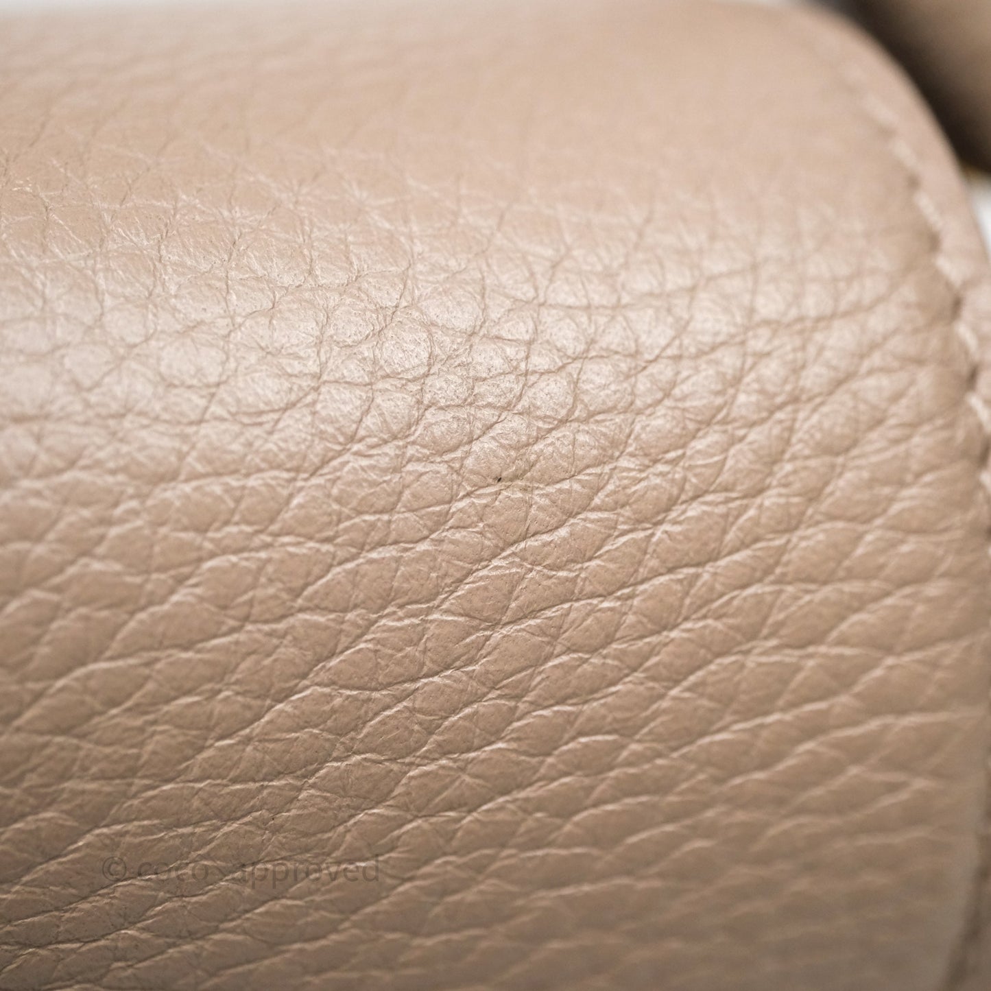 Louis Vuitton Taurillon Capucines BB Galet