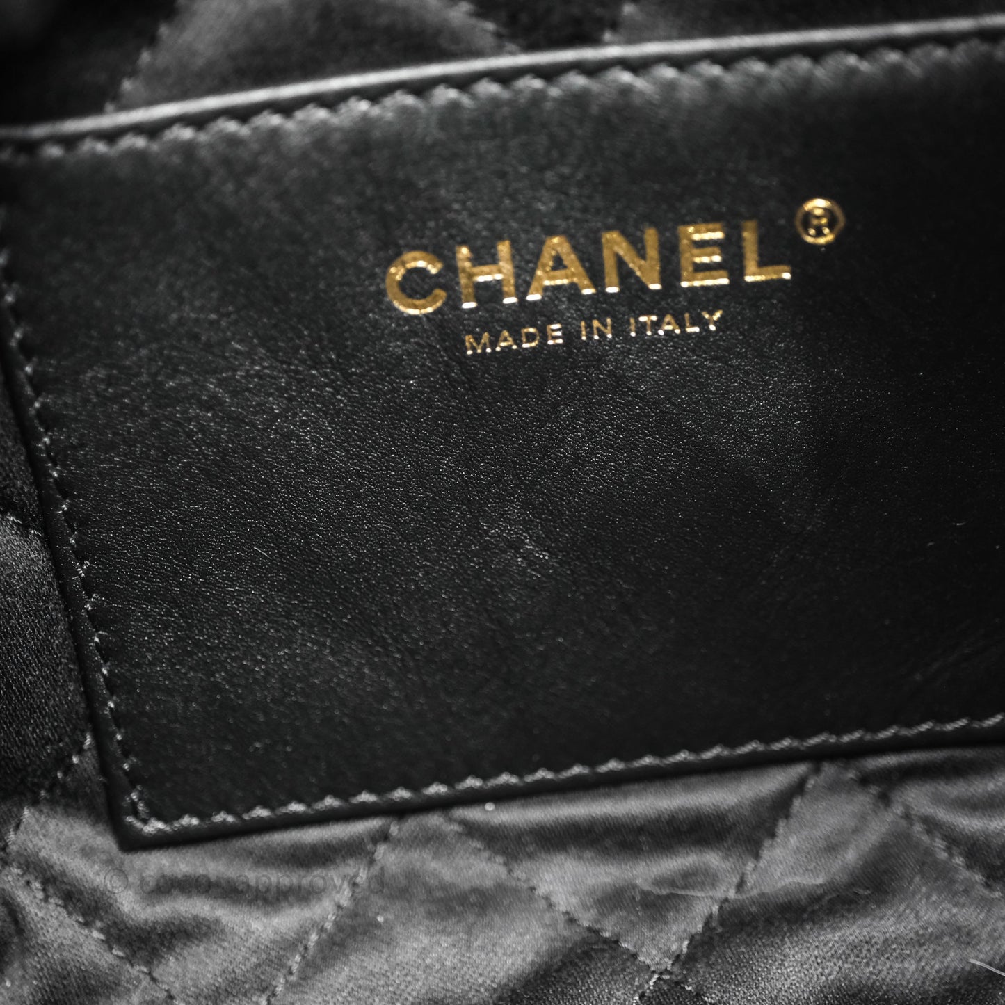 Chanel 22 Mini Bag Black Shiny Crumpled Calfskin Aged Gold Hardware