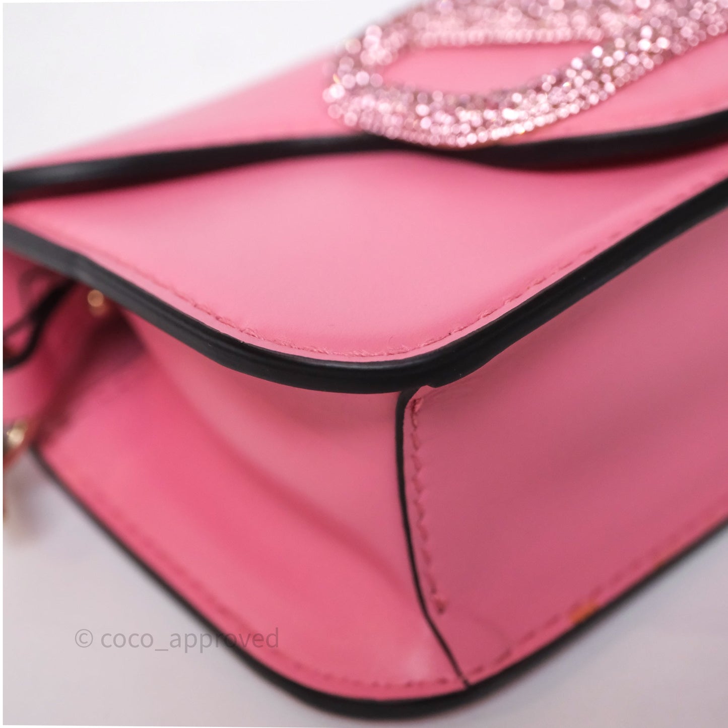 Valentino Garavani Locò Small Shoulder Bag Pink Calfskin Gold Hardware