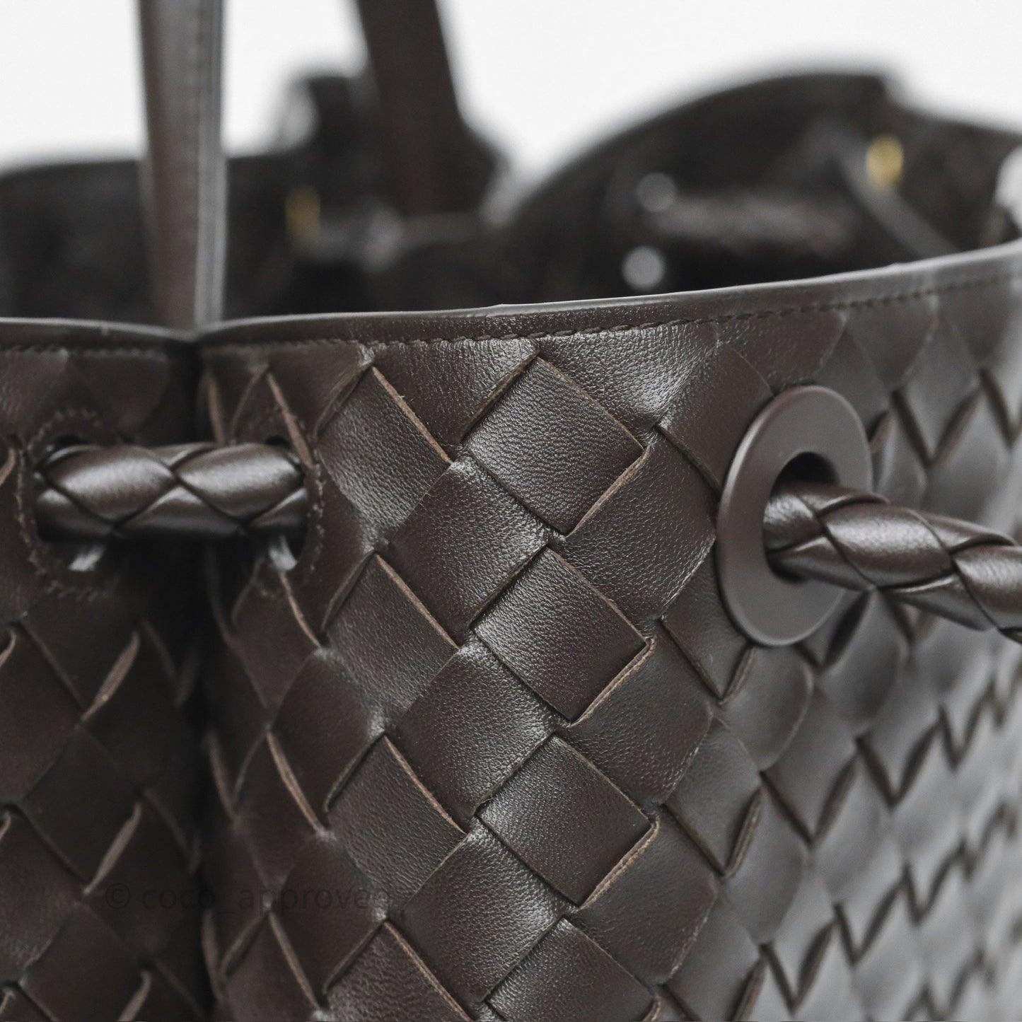 Bottega Veneta Medium Andiamo Bag Fondant Brown Intrecciato Lambskin