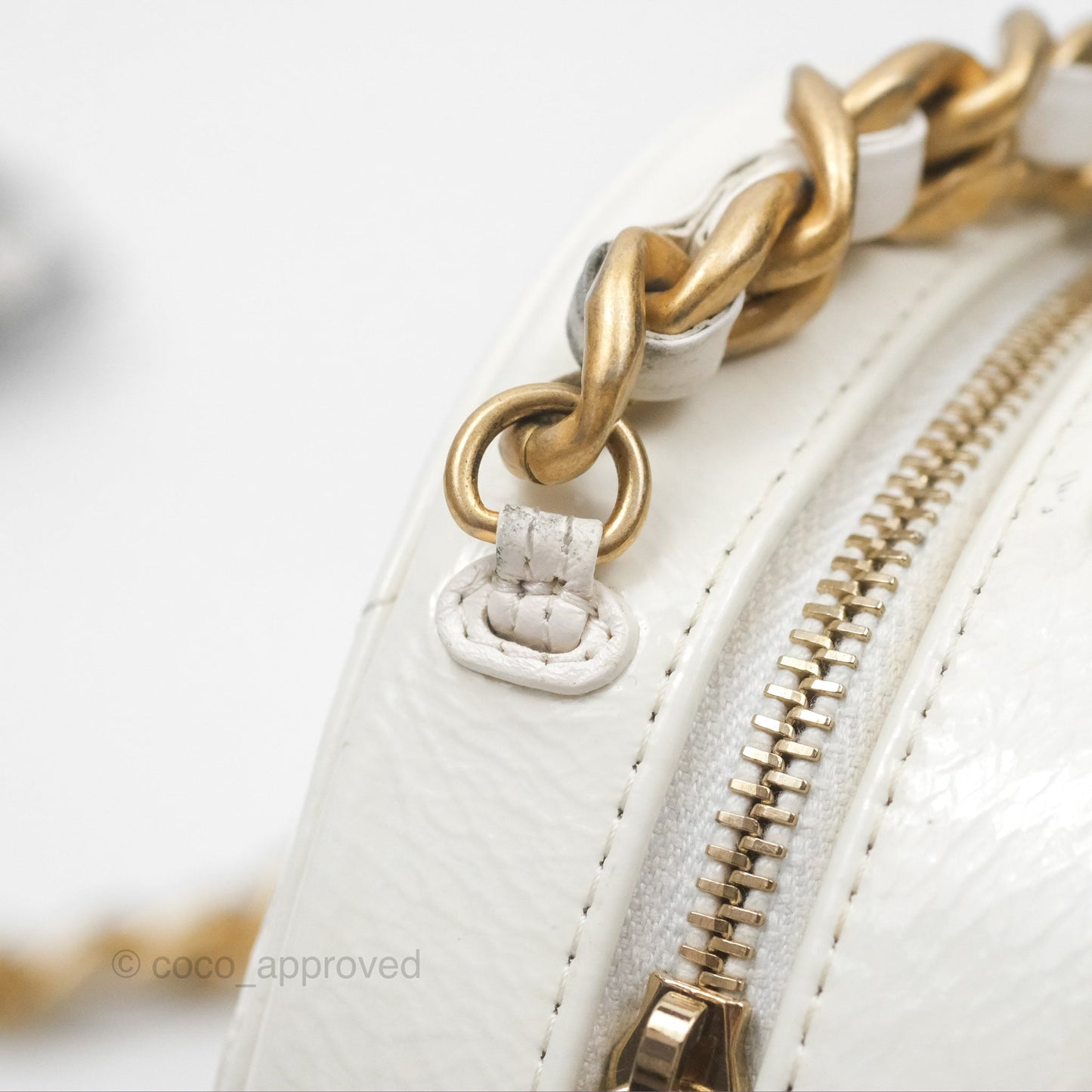 Chanel 19 Round Clutch With Chain White Glazed Calfskin Mixed Hardware