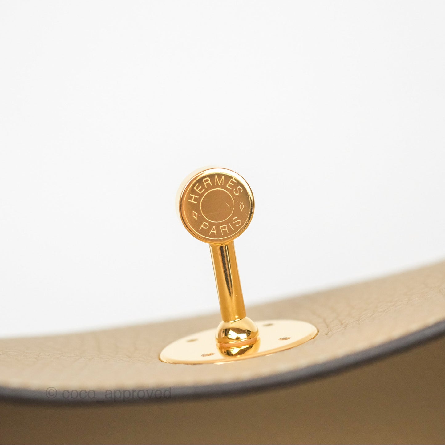 Hermès Lindy 26 Trench Clemence Gold Hardware