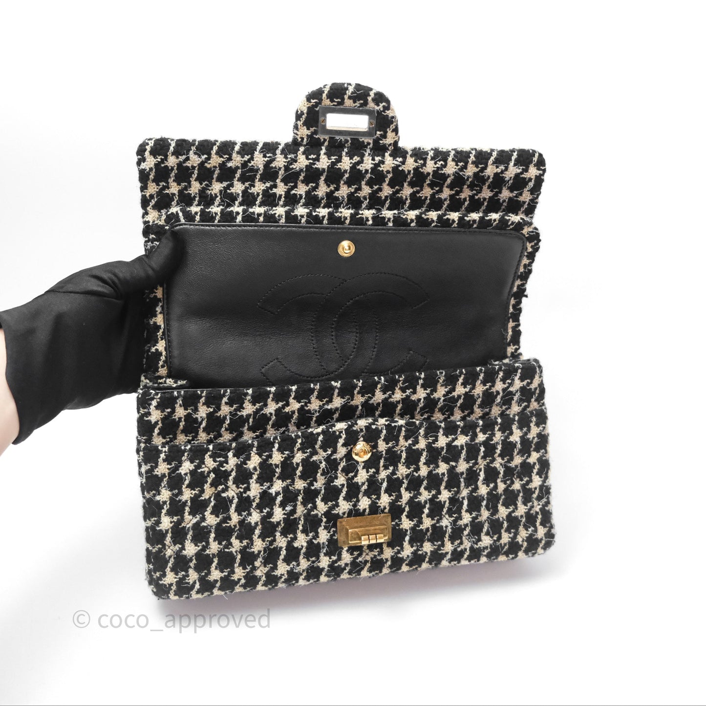 Chanel Reissue 225 Houndstooth Tweed Black Beige Aged Gold Hardware