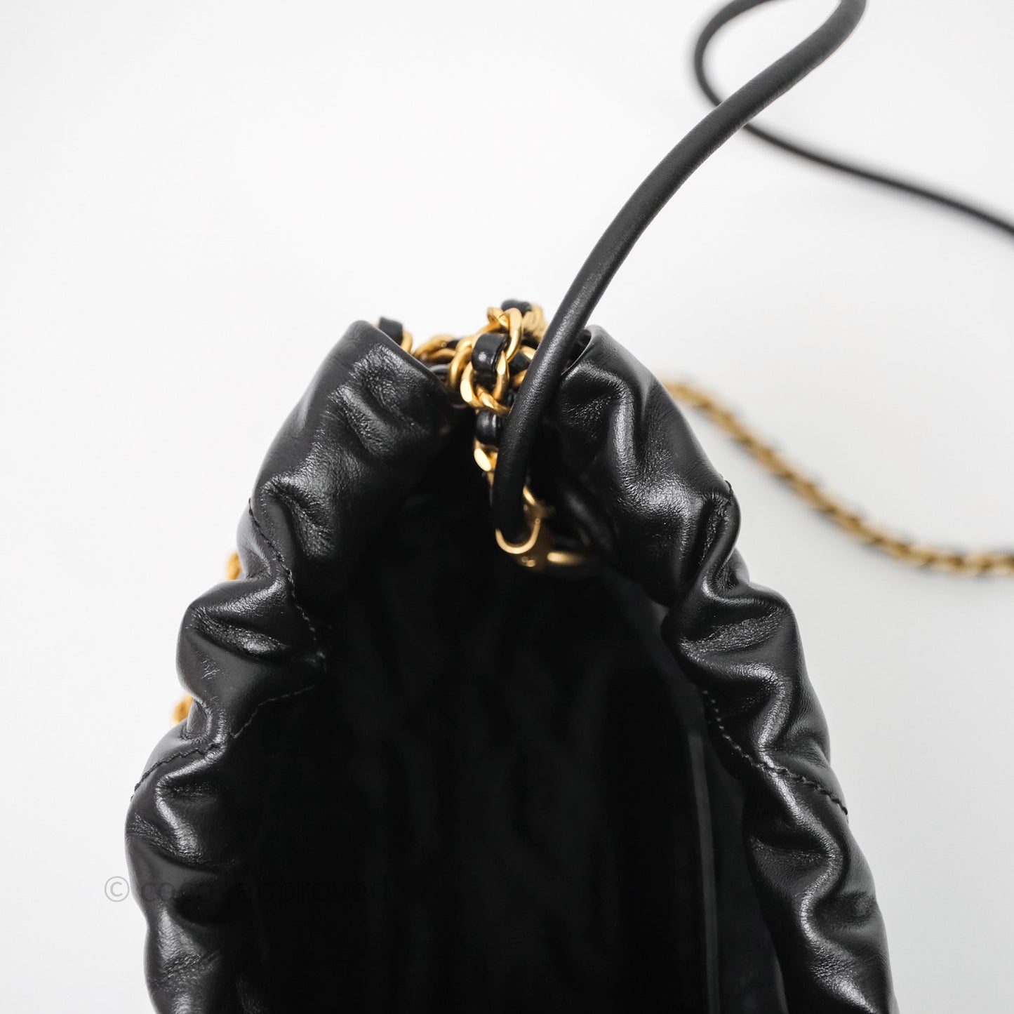 Chanel 22 Mini Bag Black Shiny Crumpled Calfskin Aged Gold Hardware