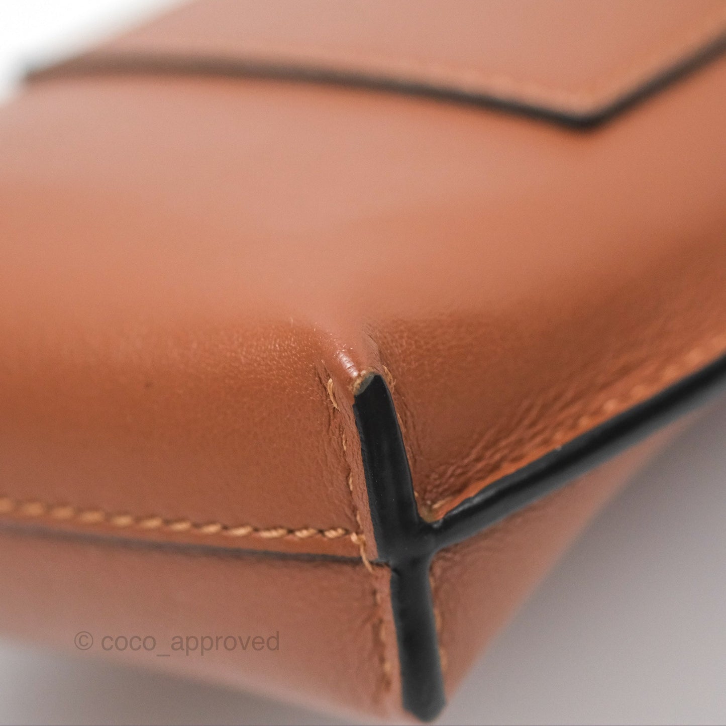 Loewe Elephant Pocket in Classic Calfskin Tan