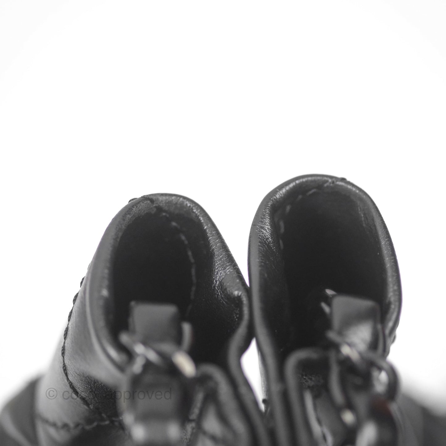 Chanel 22 Small Black Calfskin So Black Hardware