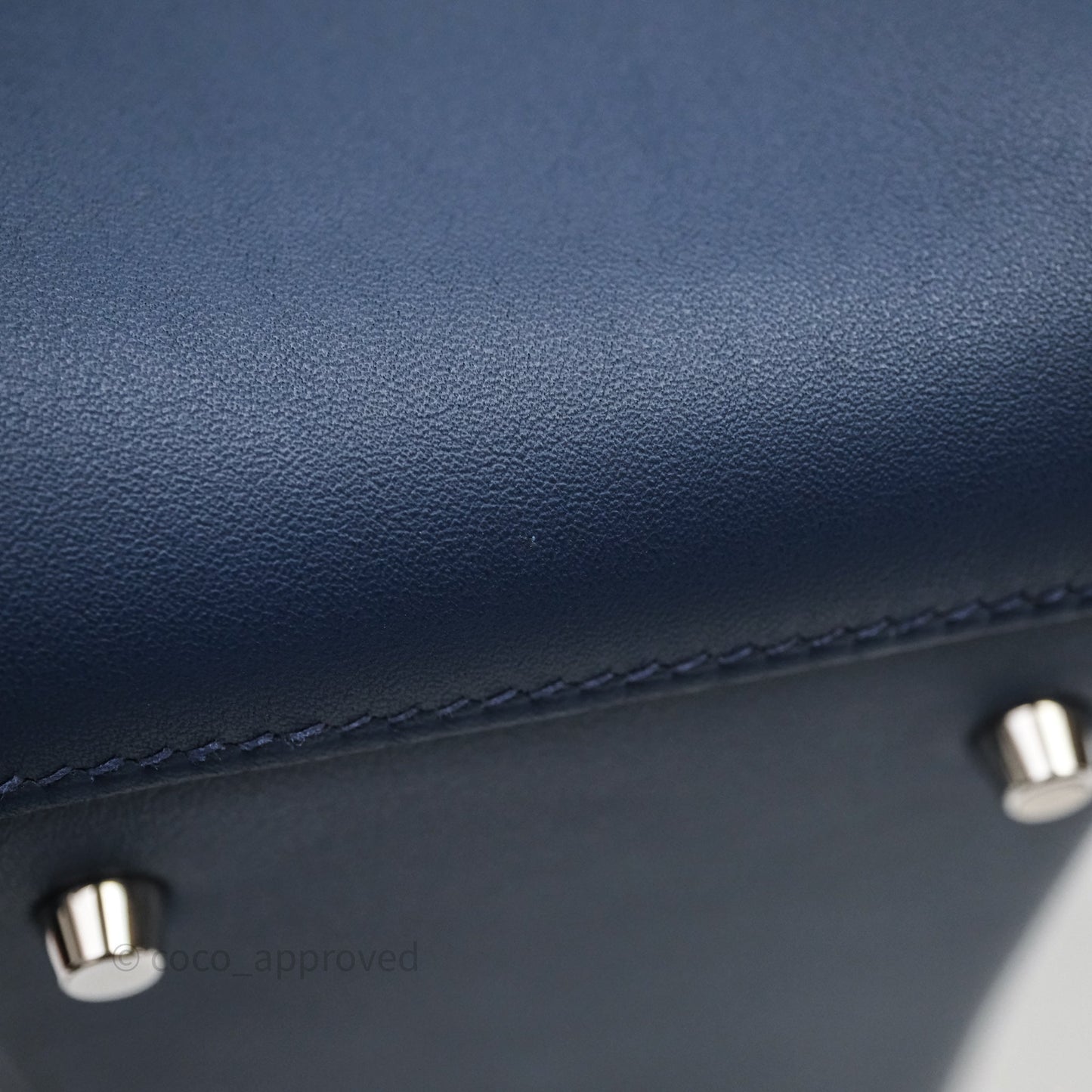 Hermès Mini Lindy II 20 Bleu Navy 7U / Rouge Grenat K1 Swift Palladium Hardware