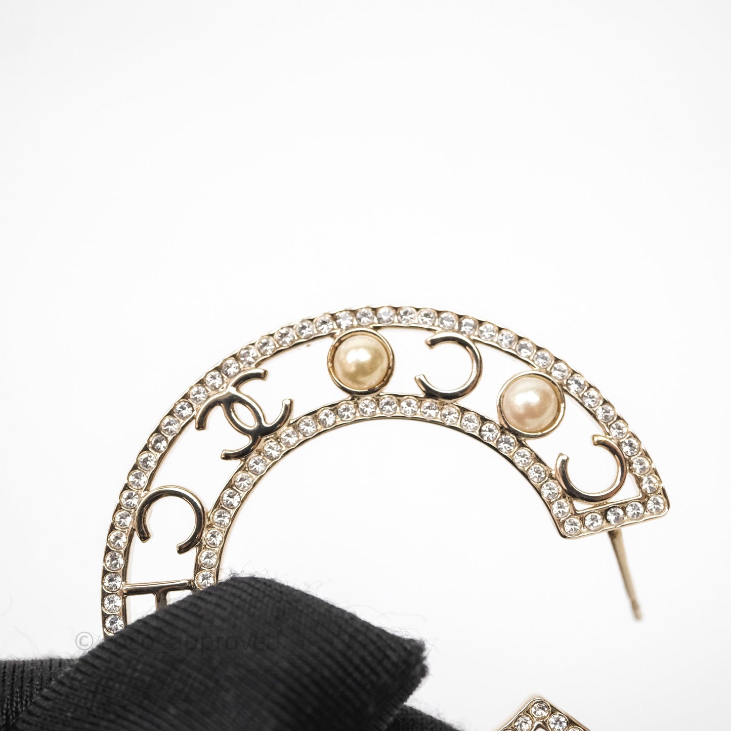 Chanel Crystal Pearl Bow-tiful CC Hoop Earrings Gold Tone 20B