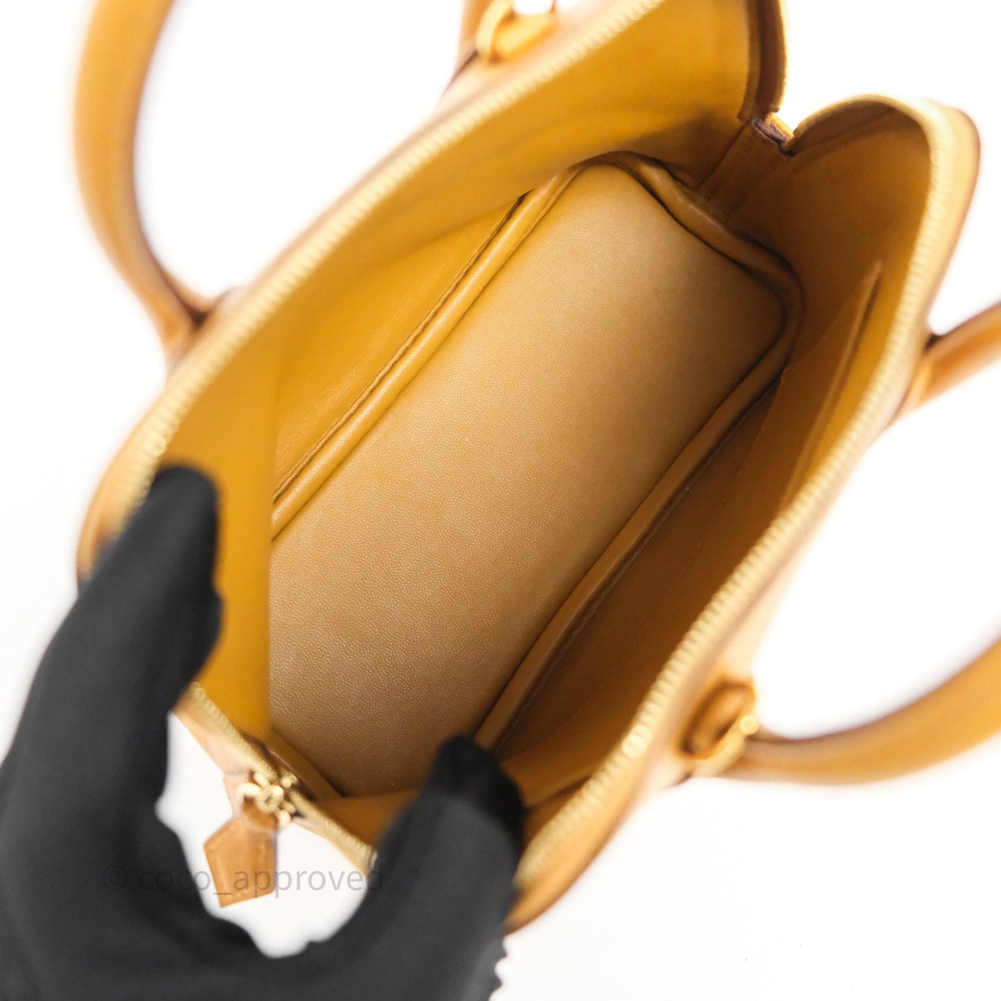 Hermès Bolide Mini 1923 Caramel 28 Chevre Mysore Strap Ficelle/Black Gold Hardware