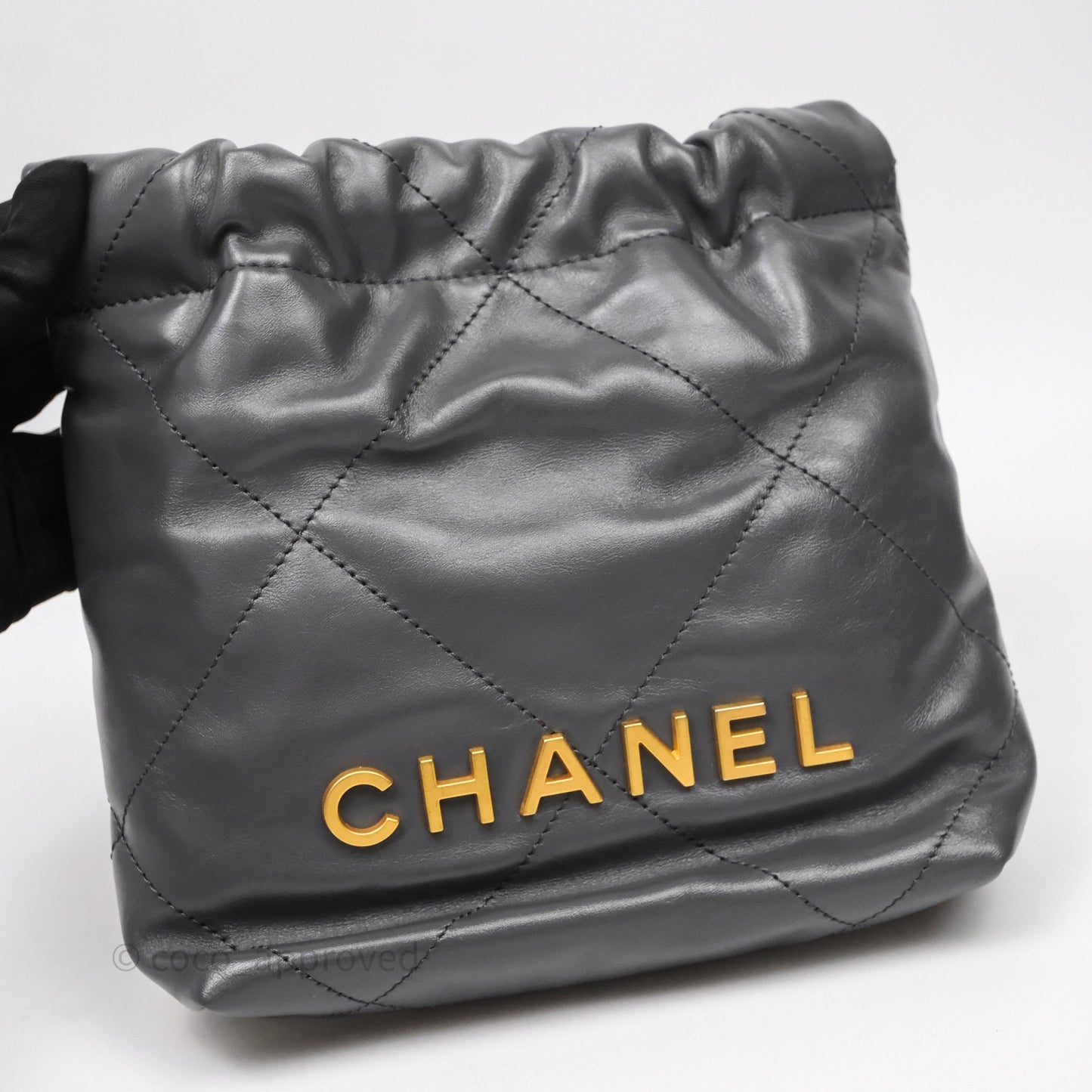Chanel 22 Mini Bag Dark Grey Shiny Crumpled Calfskin Aged Gold Hardware